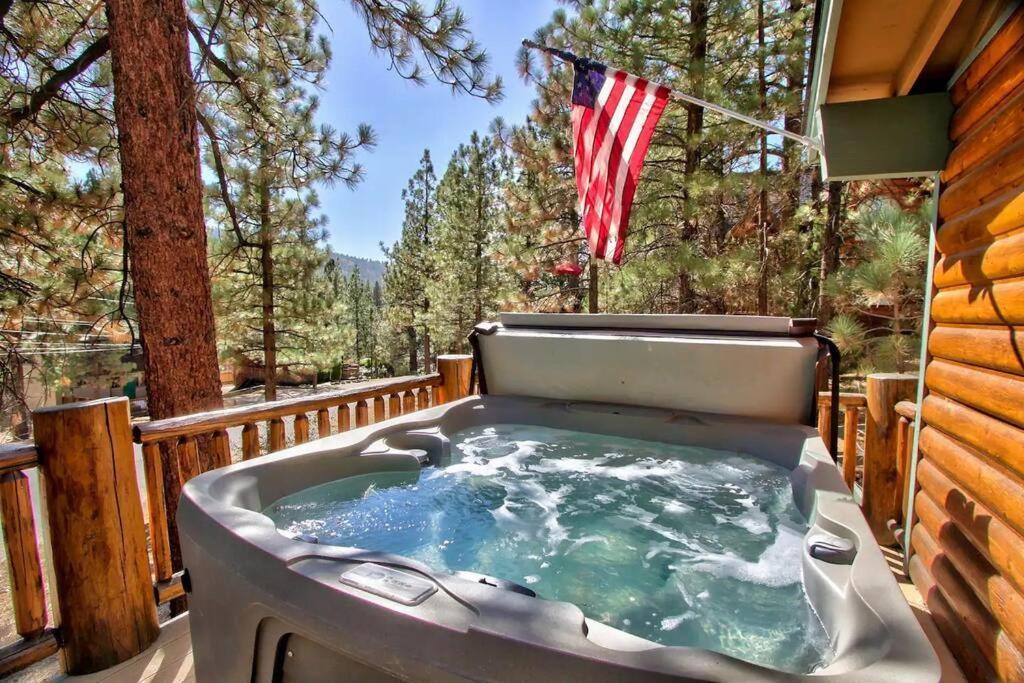 Chalet Monterey W/Hot Tub - Big Decks/Bbq Villa Big Bear Lake Exterior foto